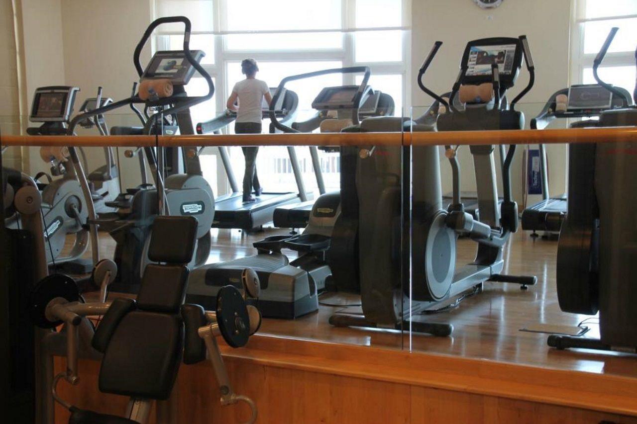 포시즌스 호텔 도하 외부 사진 Elliptical cross trainer