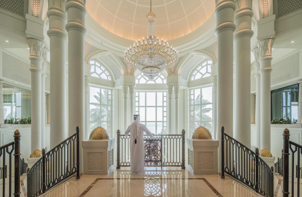 포시즌스 호텔 도하 외부 사진 The hotel's lobby