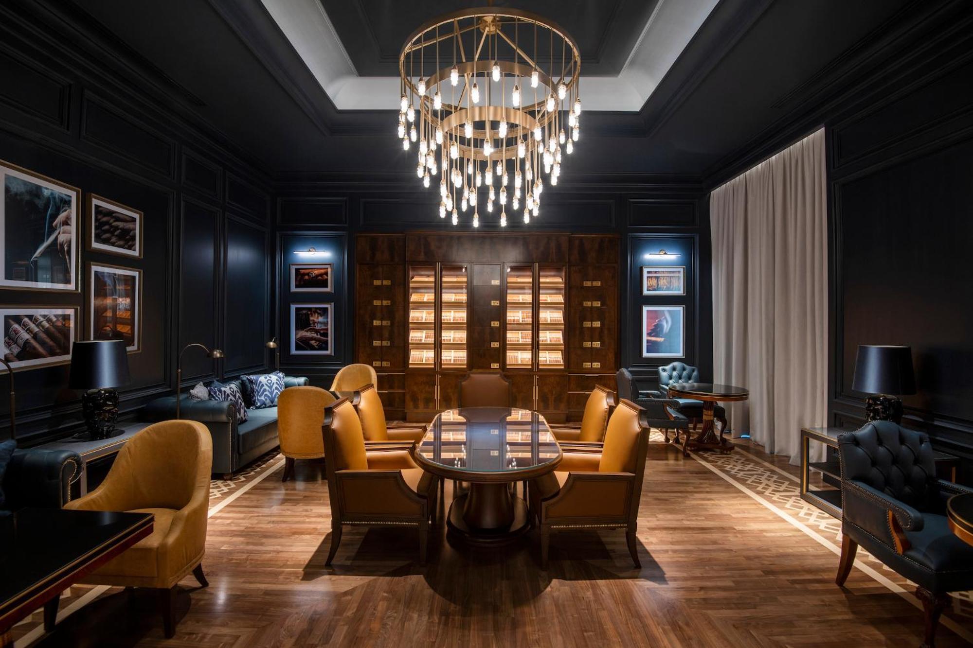 포시즌스 호텔 도하 외부 사진 The Library at The Ritz-Carlton, Boston