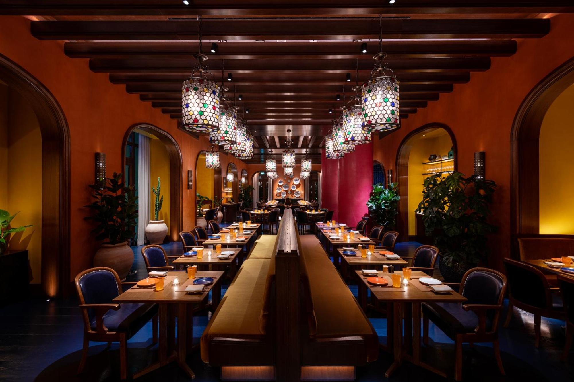 포시즌스 호텔 도하 외부 사진 The interior of the restaurant