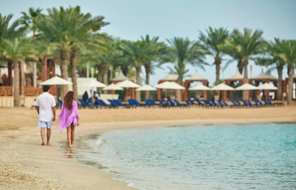 포시즌스 호텔 도하 외부 사진 Beach at the resort